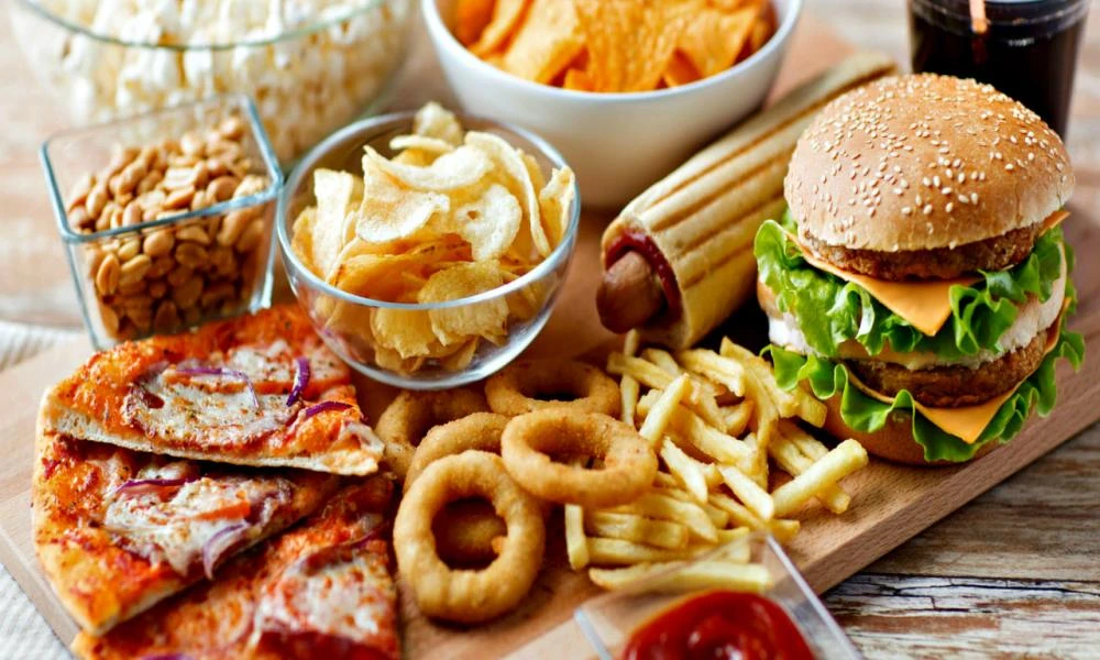 Γερμανία: Απαγόρευση διαφήμισης των junk food σε παιδιά προτείνει υπουργός